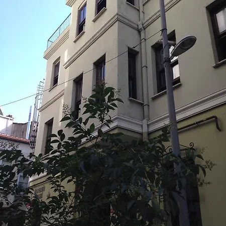 אכסניה The Hub *